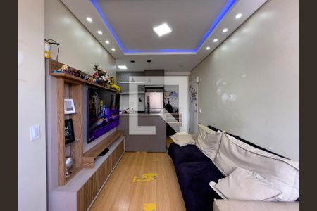 Sala e Cozinha Integrada  de apartamento para alugar com 2 quartos, 44m² em Vila Carmosina, São Paulo