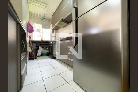 Sala e Cozinha Integrada  de apartamento para alugar com 2 quartos, 44m² em Vila Carmosina, São Paulo