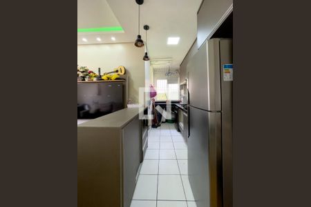 Sala e Cozinha Integrada  de apartamento para alugar com 2 quartos, 44m² em Vila Carmosina, São Paulo