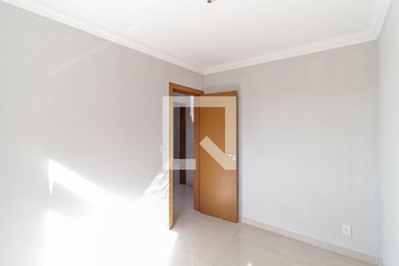 Quarto 1 de apartamento para alugar com 2 quartos, 65m² em Maria Helena, Belo Horizonte