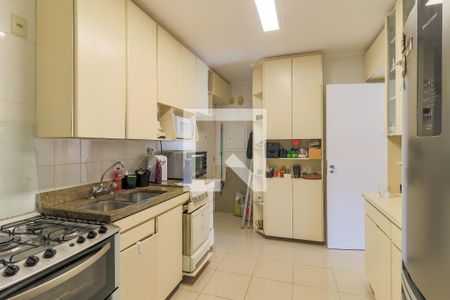 Apartamento para alugar com 118m², 3 quartos e 2 vagas Apartamento para alugar com 118m², 3 quartos e 2 vagasCozinha