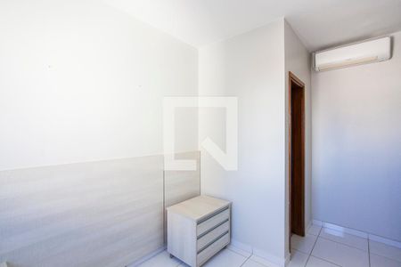 Suíte de apartamento para alugar com 2 quartos, 60m² em Santa Mônica, Uberlândia