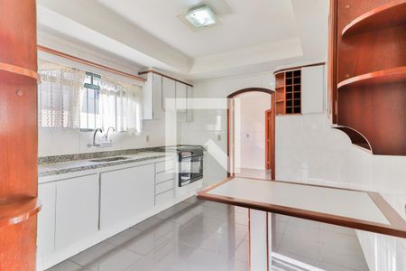 Casa para alugar com 150m², 4 quartos e 2 vagas Casa para alugar com 150m², 4 quartos e 2 vagasCozinha