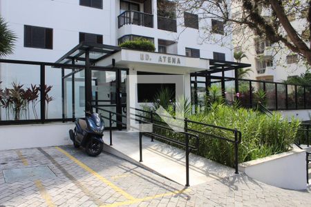 Apartamento para alugar com 77m², 3 quartos e 2 vagasPortaria / Rampa de acesso