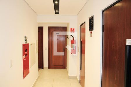 Apartamento para alugar com 77m², 3 quartos e 2 vagasPorta de entrada / Elevador