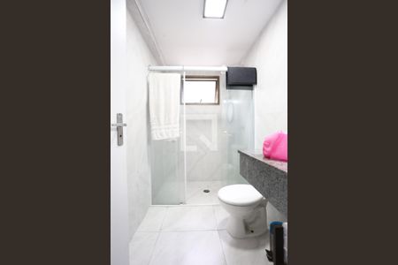 Apartamento à venda com 107m², 3 quartos e 2 vagas Apartamento à venda com 107m², 3 quartos e 2 vagasBanheiro da Suíte