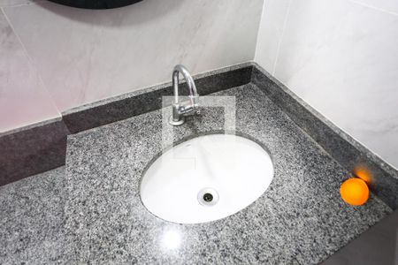 Apartamento à venda com 107m², 3 quartos e 2 vagas Apartamento à venda com 107m², 3 quartos e 2 vagasBanheiro da Suíte