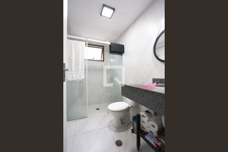 Apartamento à venda com 107m², 3 quartos e 2 vagas Apartamento à venda com 107m², 3 quartos e 2 vagasBanheiro da Suíte