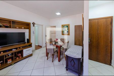 Sala de apartamento à venda com 3 quartos, 90m² em Carlos Prates, Belo Horizonte