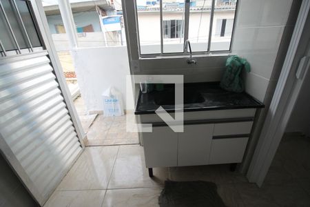 Cozinha e Área de Serviço de kitnet/studio para alugar com 1 quarto, 15m² em Jardim Nizia, São Paulo