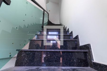 Escada de casa à venda com 2 quartos, 117m² em Vila Santa Teresa, São Paulo