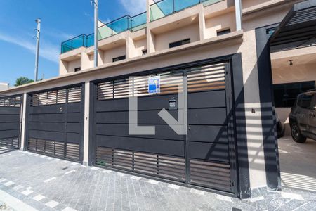 Casa à venda com 117m², 2 quartos e 2 vagasFachada