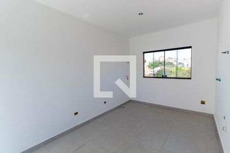 Casa à venda com 117m², 2 quartos e 2 vagasEscritório