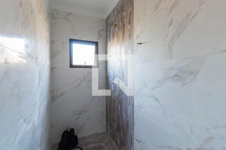 Casa à venda com 117m², 2 quartos e 2 vagasBanheiro da Suíte 1