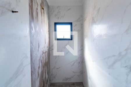 Casa à venda com 117m², 2 quartos e 2 vagasBanheiro da Suíte 2