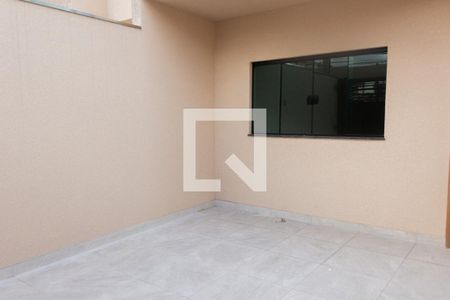 Casa à venda com 117m², 3 quartos e 2 vagasGaragem