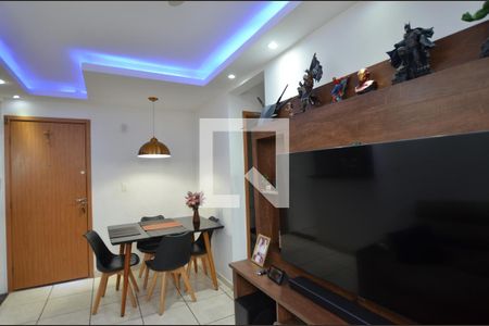 Sala de apartamento à venda com 2 quartos, 50m² em Parada de Lucas, Rio de Janeiro