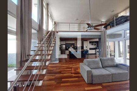 Casa de condomínio à venda com 260m², 3 quartos e 2 vagas Casa de condomínio à venda com 260m², 3 quartos e 2 vagasSala