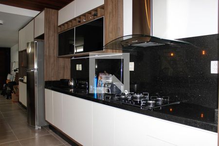 Casa de condomínio à venda com 260m², 3 quartos e 2 vagas Casa de condomínio à venda com 260m², 3 quartos e 2 vagasCozinha