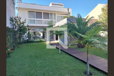 Casa de condomínio à venda com 260m², 3 quartos e 2 vagas Casa de condomínio à venda com 260m², 3 quartos e 2 vagasPátio