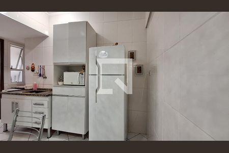 Cozinha de apartamento para alugar com 2 quartos, 70m² em Caiçara, Praia Grande