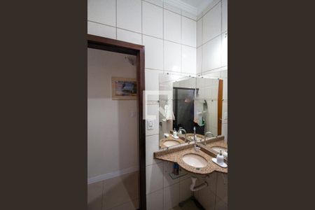 Casa para alugar com 110m², 3 quartos e 2 vagasBanheiro 2