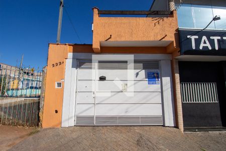 Casa para alugar com 110m², 3 quartos e 2 vagasFachada