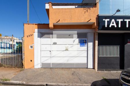 Casa para alugar com 110m², 3 quartos e 2 vagasFachada