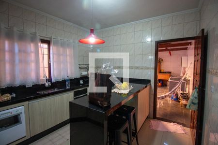 Casa para alugar com 110m², 3 quartos e 2 vagasCozinha