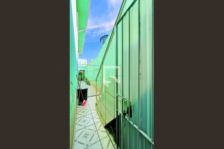 Casa à venda com 187m², 4 quartos e 2 vagas Casa à venda com 187m², 4 quartos e 2 vagasÁrea externa