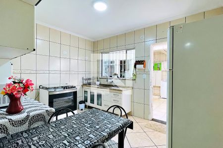 Casa à venda com 187m², 4 quartos e 2 vagas Casa à venda com 187m², 4 quartos e 2 vagasCozinha