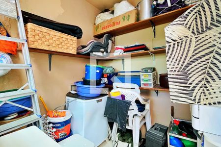 Casa à venda com 187m², 4 quartos e 2 vagas Casa à venda com 187m², 4 quartos e 2 vagasQuarto de Serviço