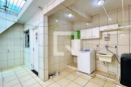 Casa à venda com 187m², 4 quartos e 2 vagas Casa à venda com 187m², 4 quartos e 2 vagasÁrea de Serviço