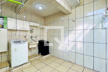 Casa à venda com 187m², 4 quartos e 2 vagas Casa à venda com 187m², 4 quartos e 2 vagasÁrea de Serviço