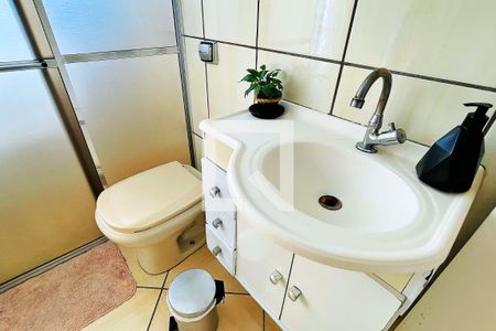 Casa à venda com 187m², 4 quartos e 2 vagas Casa à venda com 187m², 4 quartos e 2 vagasBanheiro da Suíte