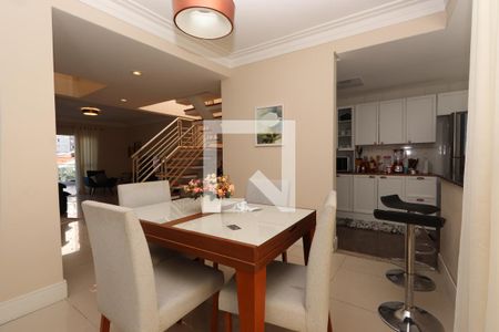 Sala de Jantar de casa para alugar com 3 quartos, 200m² em Vila Ema, São Paulo