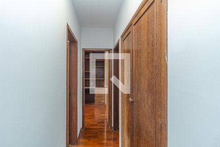 Corredor  de apartamento para alugar com 3 quartos, 103m² em Coração Eucarístico, Belo Horizonte