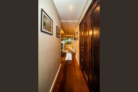 Apartamento à venda com 121m², 3 quartos e 2 vagas Apartamento à venda com 121m², 3 quartos e 2 vagasCorredor