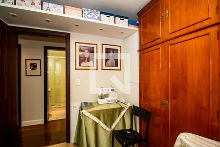 Apartamento à venda com 121m², 3 quartos e 2 vagas Apartamento à venda com 121m², 3 quartos e 2 vagasQuarto