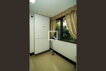 Apartamento à venda com 121m², 3 quartos e 2 vagas Apartamento à venda com 121m², 3 quartos e 2 vagasÁrea de Serviço