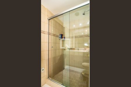 Apartamento à venda com 121m², 3 quartos e 2 vagas Apartamento à venda com 121m², 3 quartos e 2 vagasBanheiro da Suíte