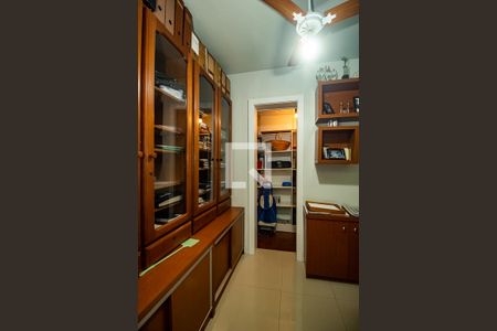 Apartamento à venda com 121m², 3 quartos e 2 vagas Apartamento à venda com 121m², 3 quartos e 2 vagasEscritório