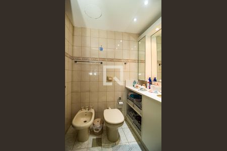 Apartamento à venda com 121m², 3 quartos e 2 vagas Apartamento à venda com 121m², 3 quartos e 2 vagasBanheiro da Suíte