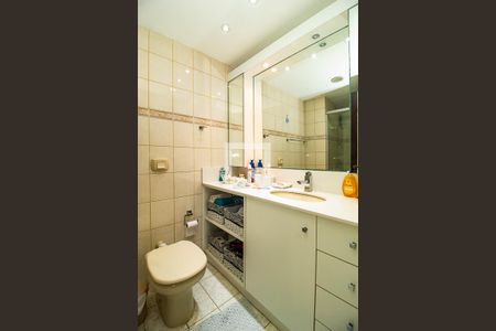 Apartamento à venda com 121m², 3 quartos e 2 vagas Apartamento à venda com 121m², 3 quartos e 2 vagasBanheiro da Suíte