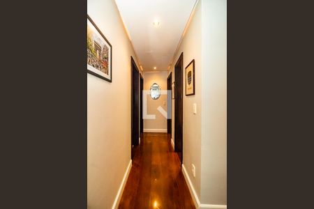 Apartamento à venda com 121m², 3 quartos e 2 vagas Apartamento à venda com 121m², 3 quartos e 2 vagasCorredor