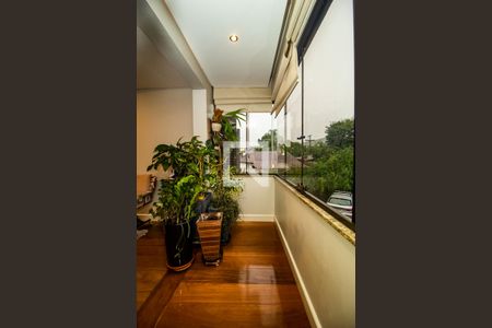 Apartamento à venda com 121m², 3 quartos e 2 vagas Apartamento à venda com 121m², 3 quartos e 2 vagasVaranda