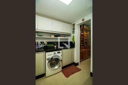 Apartamento à venda com 121m², 3 quartos e 2 vagas Apartamento à venda com 121m², 3 quartos e 2 vagasÁrea de Serviço