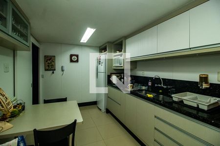 Apartamento à venda com 121m², 3 quartos e 2 vagas Apartamento à venda com 121m², 3 quartos e 2 vagasCozinha