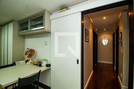 Apartamento à venda com 121m², 3 quartos e 2 vagas Apartamento à venda com 121m², 3 quartos e 2 vagasCozinha