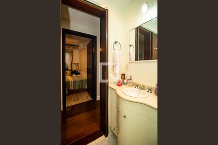 Apartamento à venda com 121m², 3 quartos e 2 vagas Apartamento à venda com 121m², 3 quartos e 2 vagasBanheiro